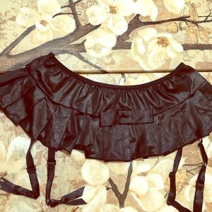 Dreamgirl garter belt mini skirt